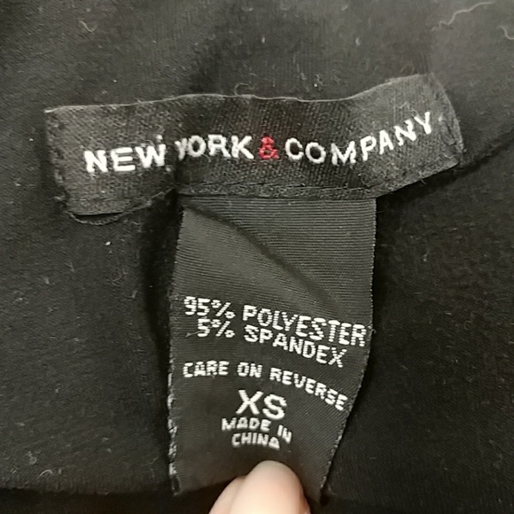 EXPRESS XS B&W Dress - Picture 5 of 7